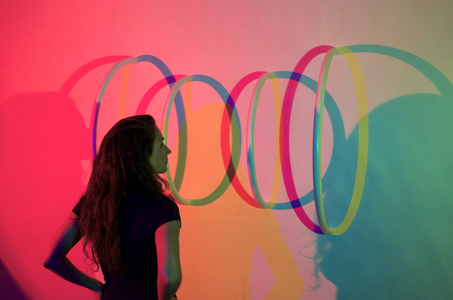 Cuatro l&iacute;neas / Una teor&iacute;a